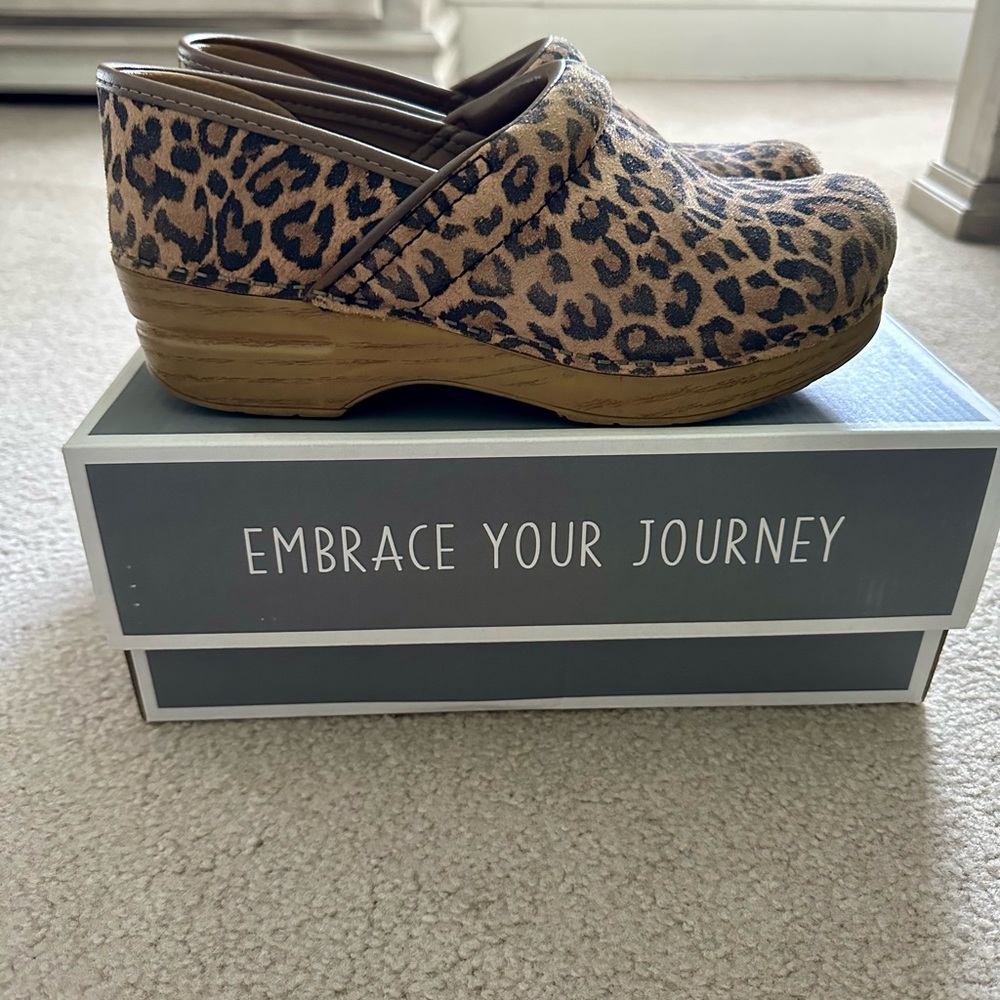 Leopard Dansko